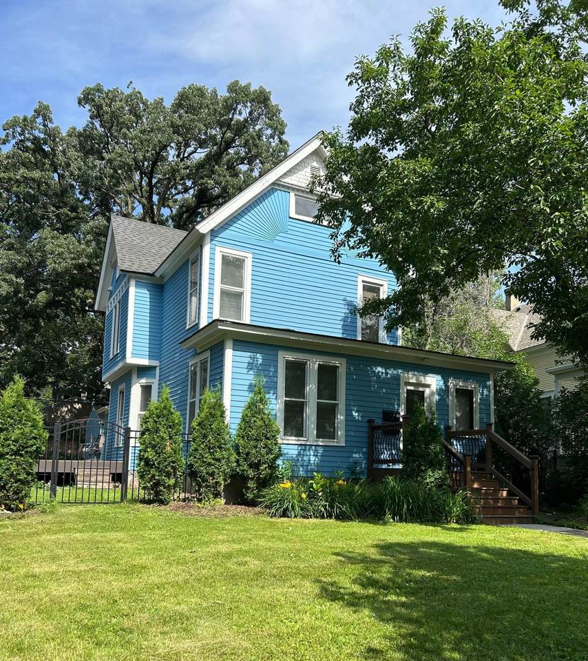 981 Bayless Avenue - Photo 1