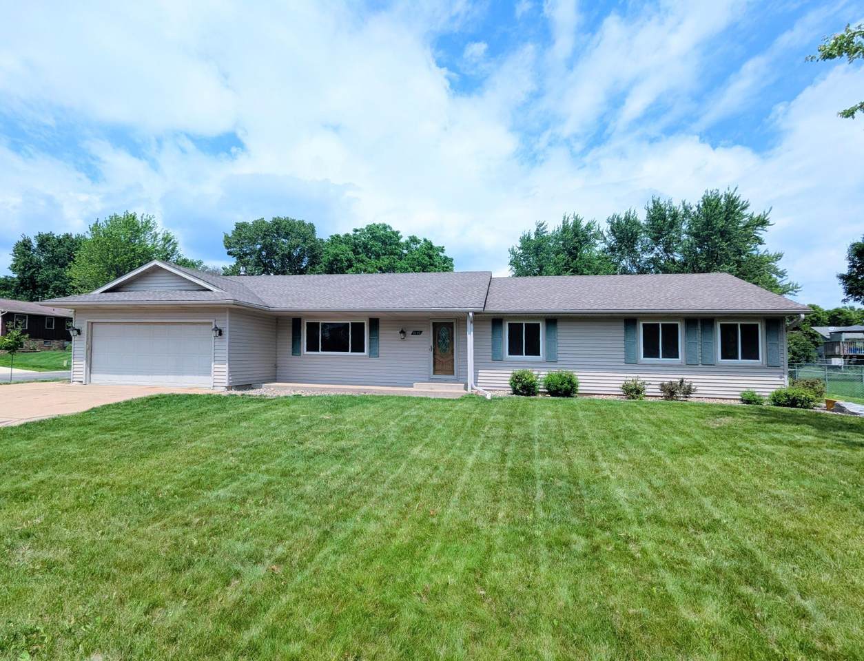 7415 Ideal Avenue - Photo 1