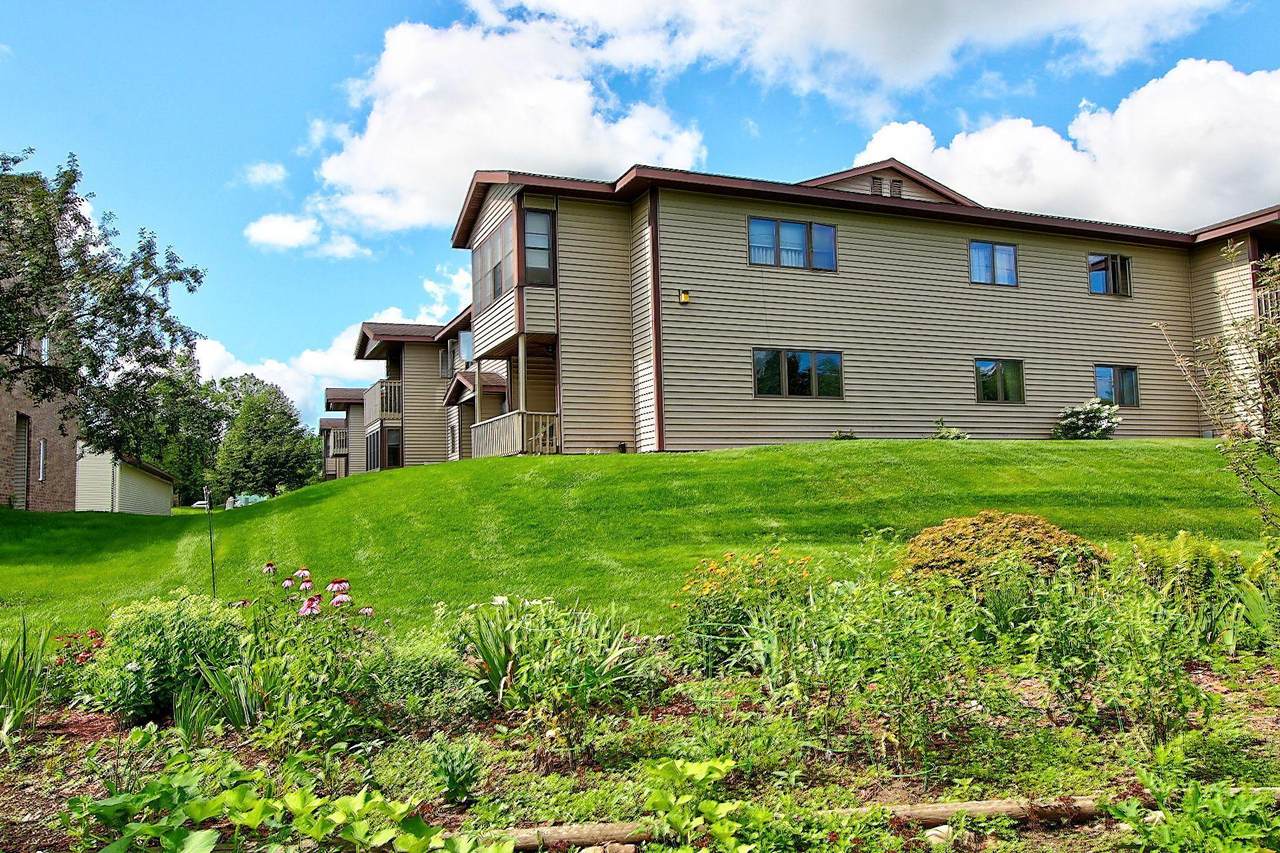 222 Sargent Drive - Photo 1