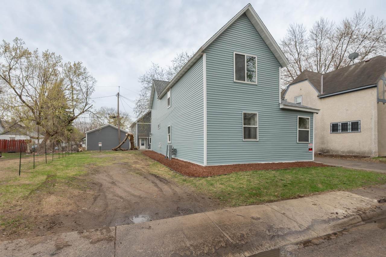 2504 Humboldt Avenue - Photo 1