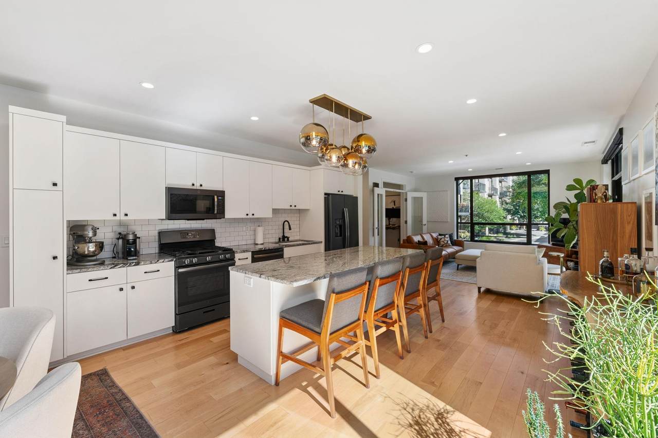 3104 Lake Street - Photo 1