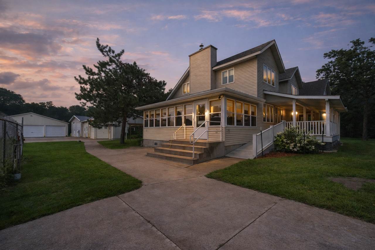 27181 Ridgewood Drive - Photo 1