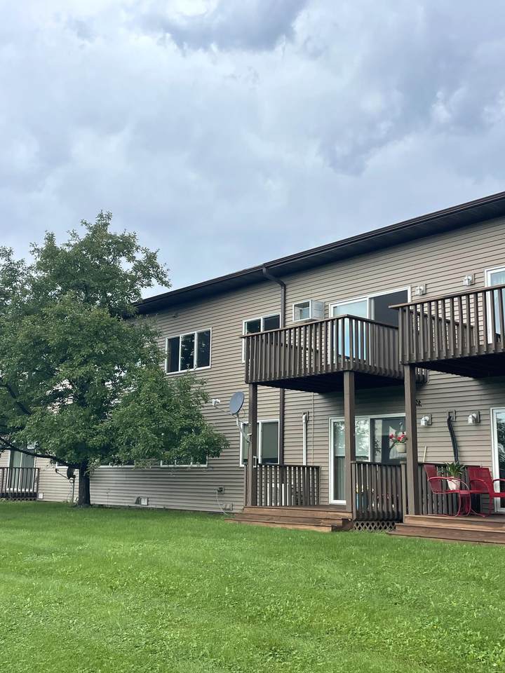 409 Norway Avenue - Photo 1