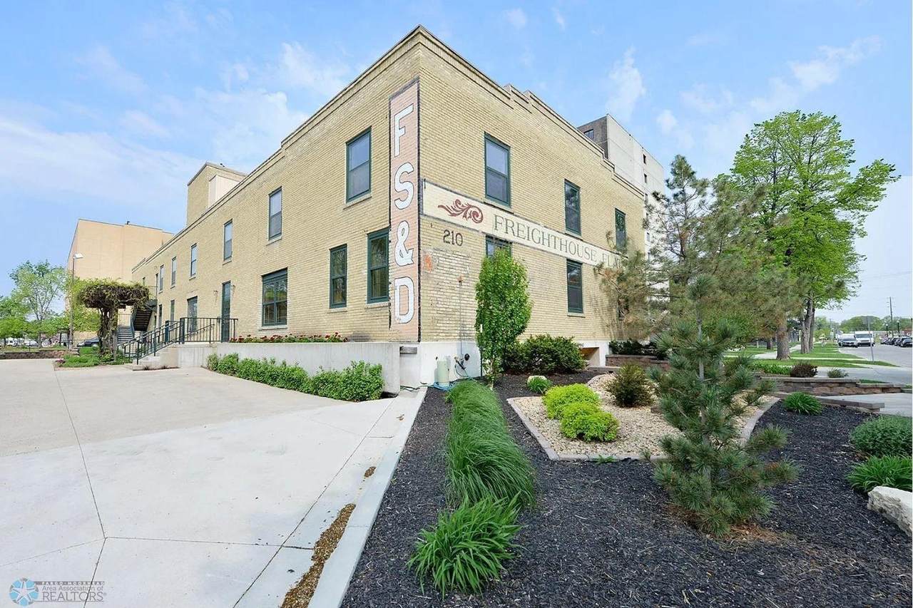 210 11th Street - Photo 1