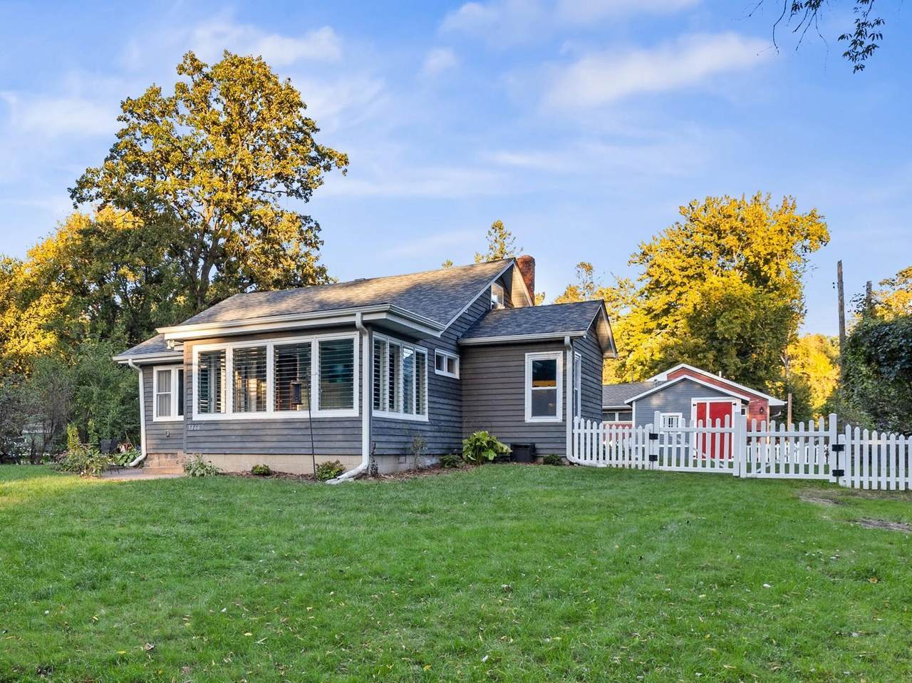 5366 Eagle Street - Photo 1