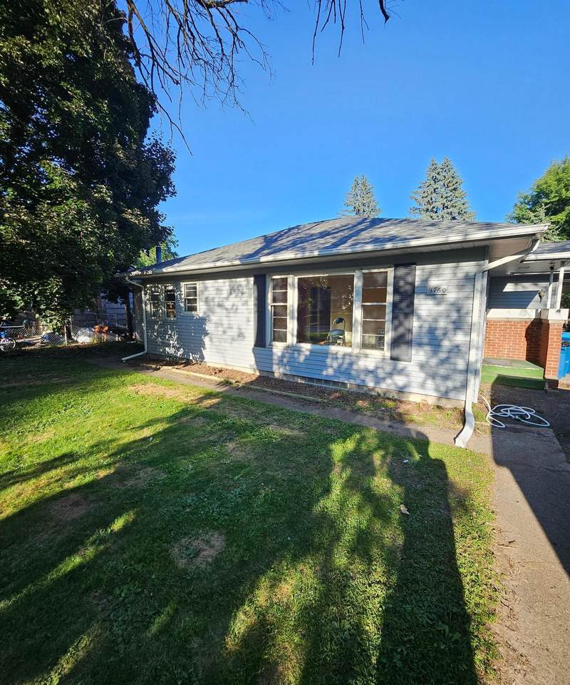 3760 White Bear Avenue - Photo 1