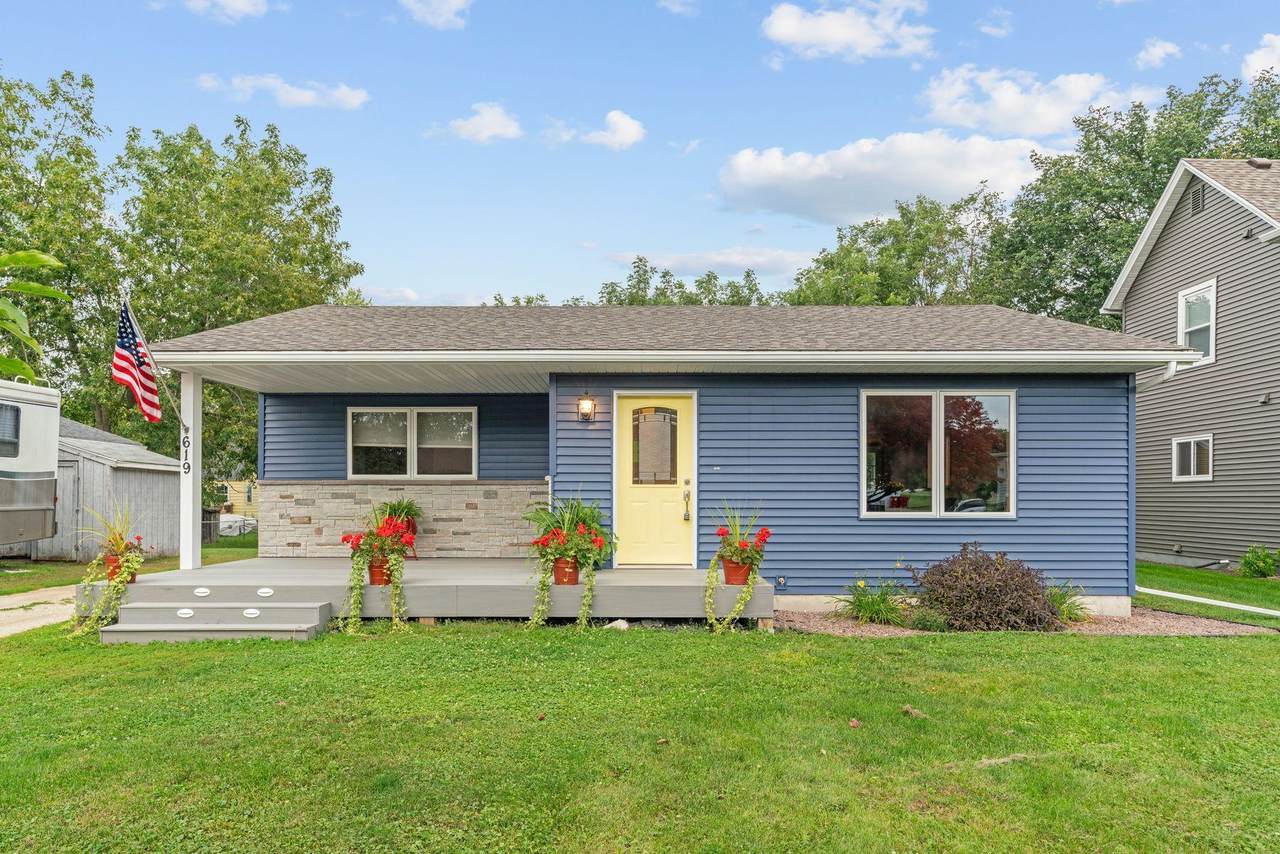 619 1st Avenue - Photo 1