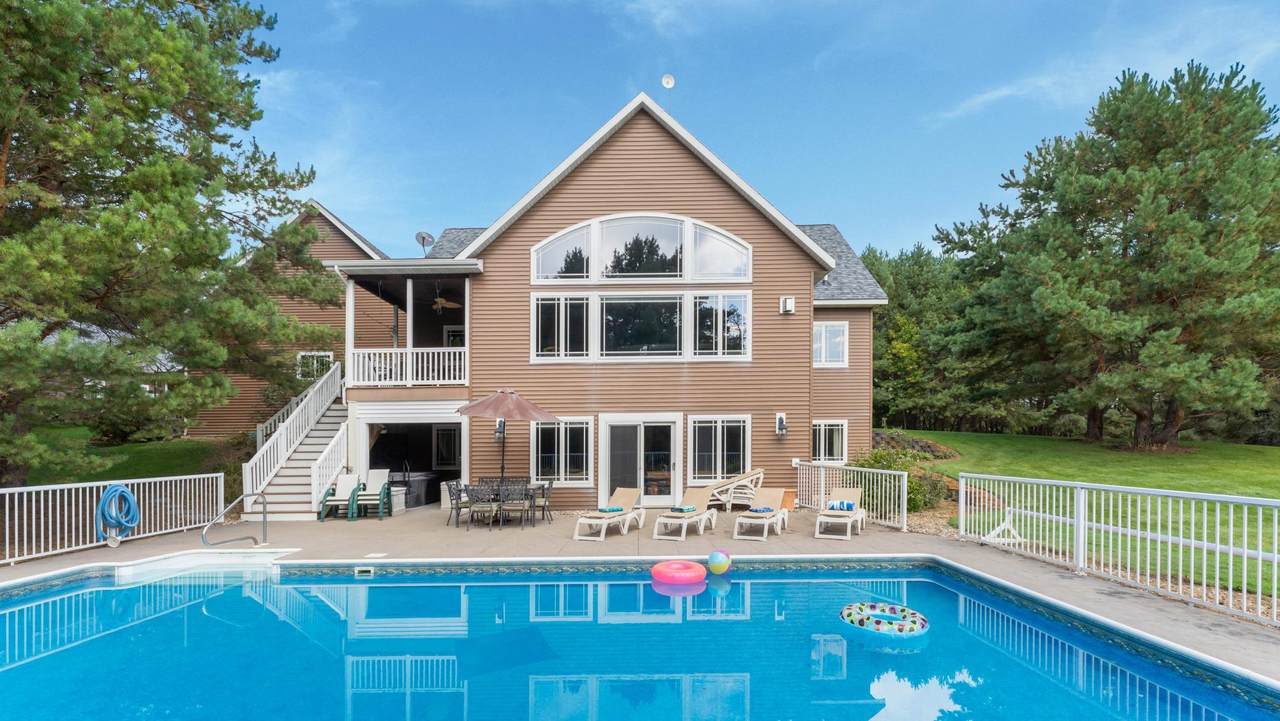 3191 Crestwood Drive - Photo 1