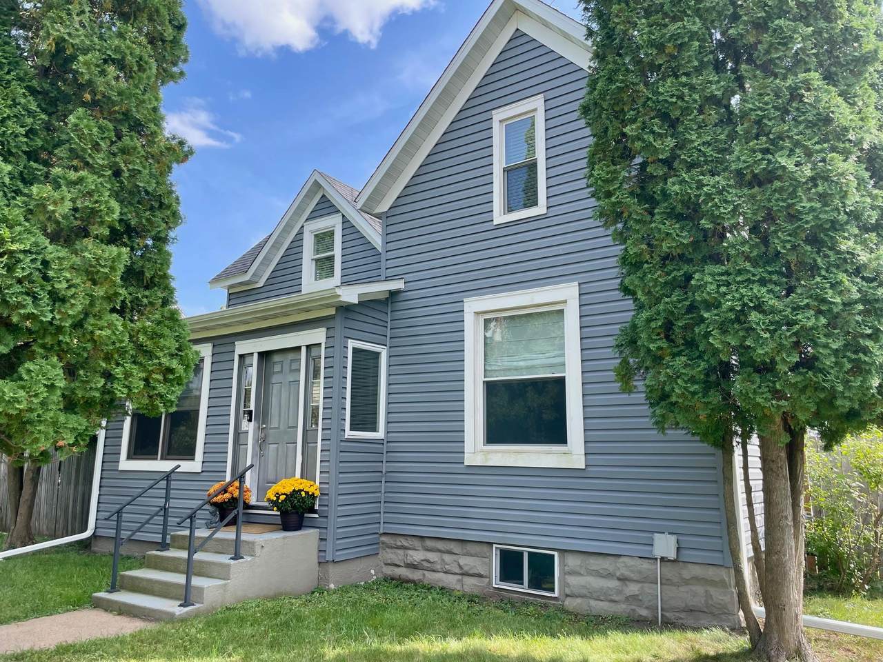 422 12th Avenue - Photo 1