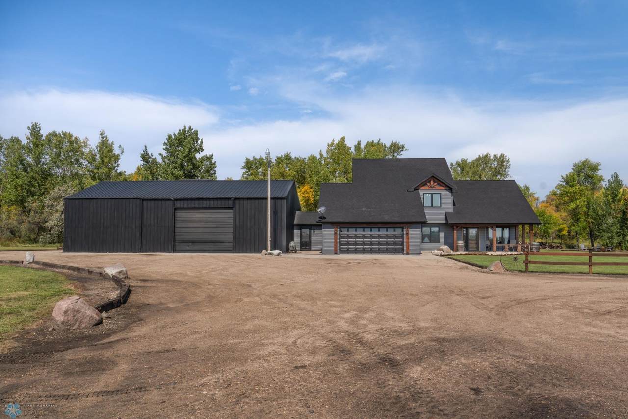 635 20th Street - Photo 1