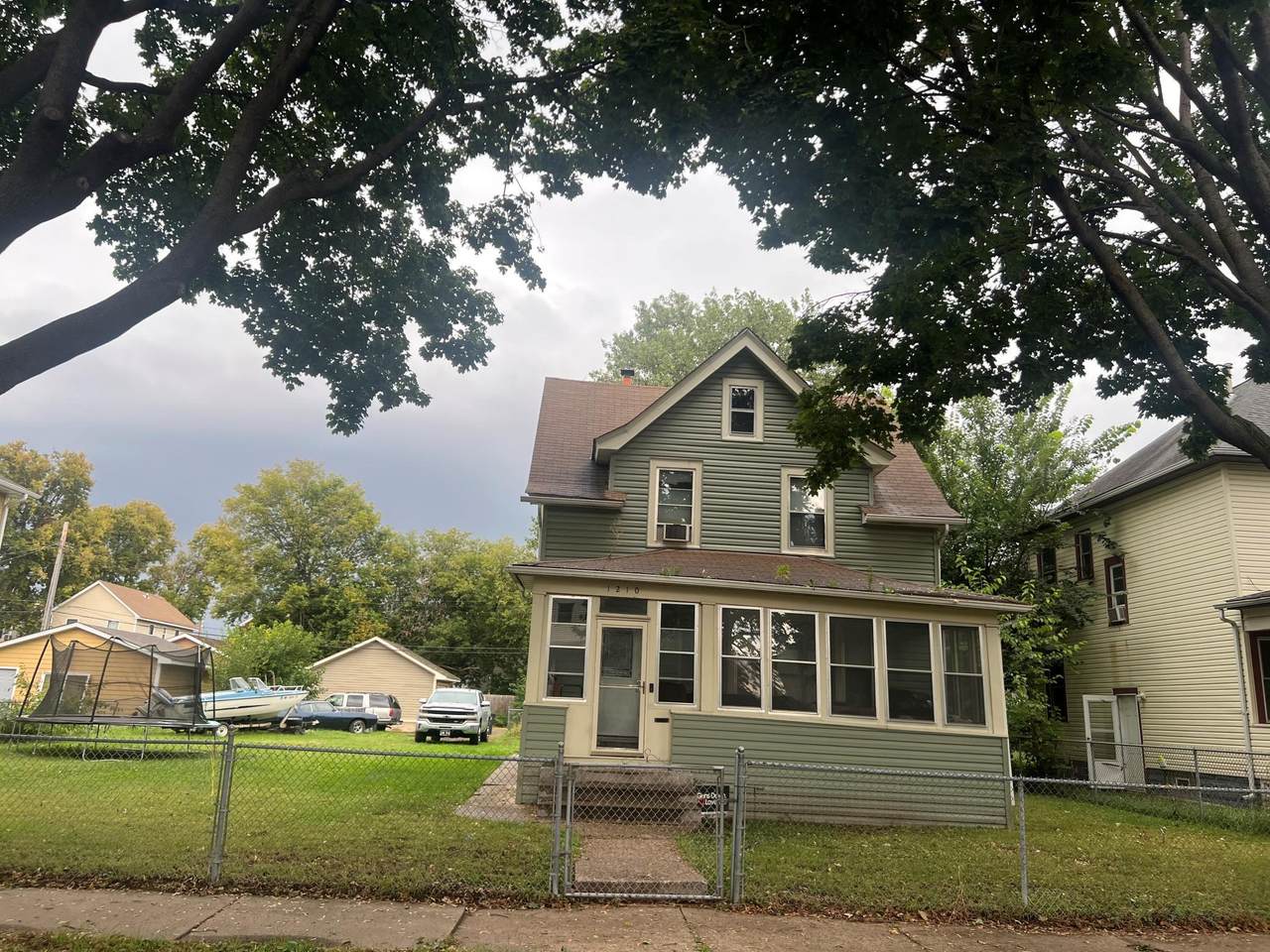 1210 James Avenue - Photo 1