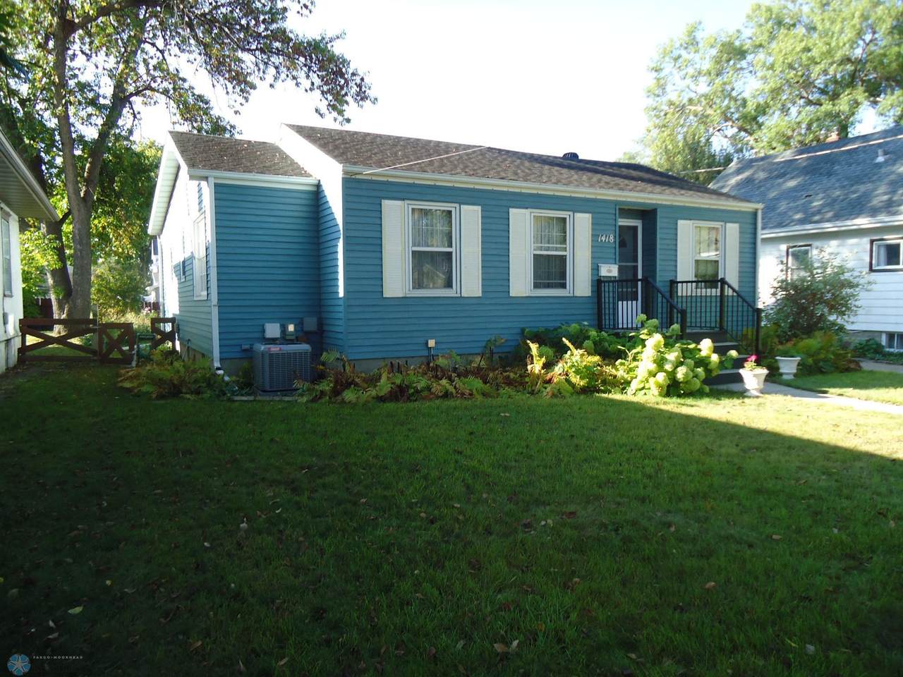 1418 11th Avenue - Photo 1