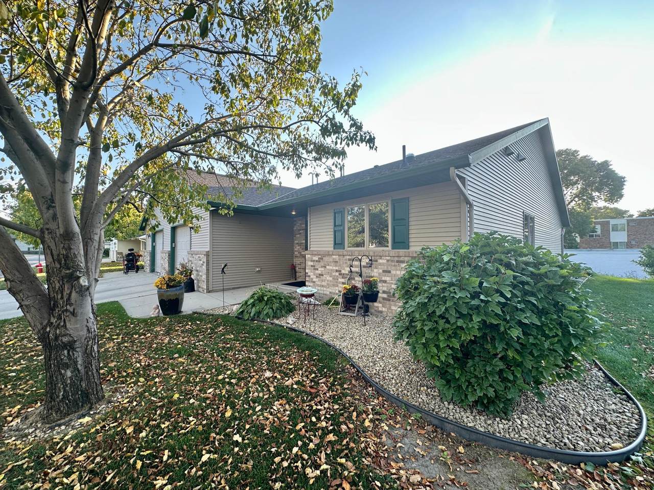 304 Valley View Drive - Photo 1