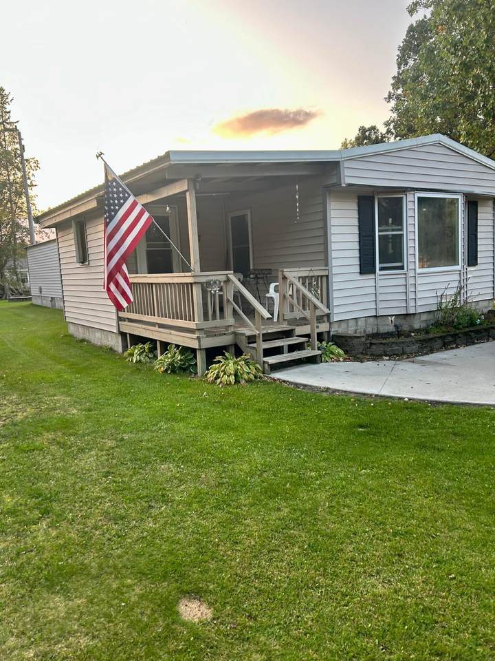 537 2nd Street - Photo 1