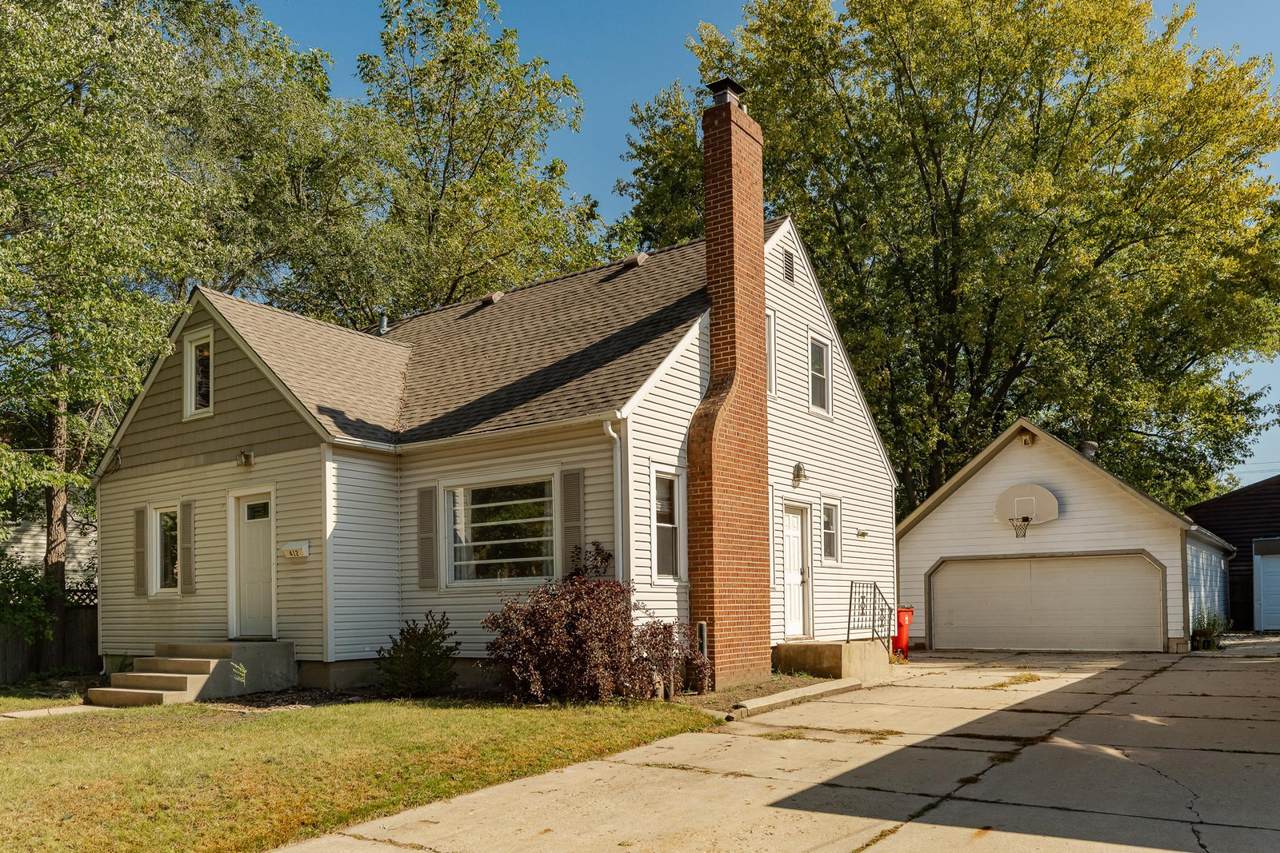 412 12th Avenue - Photo 1