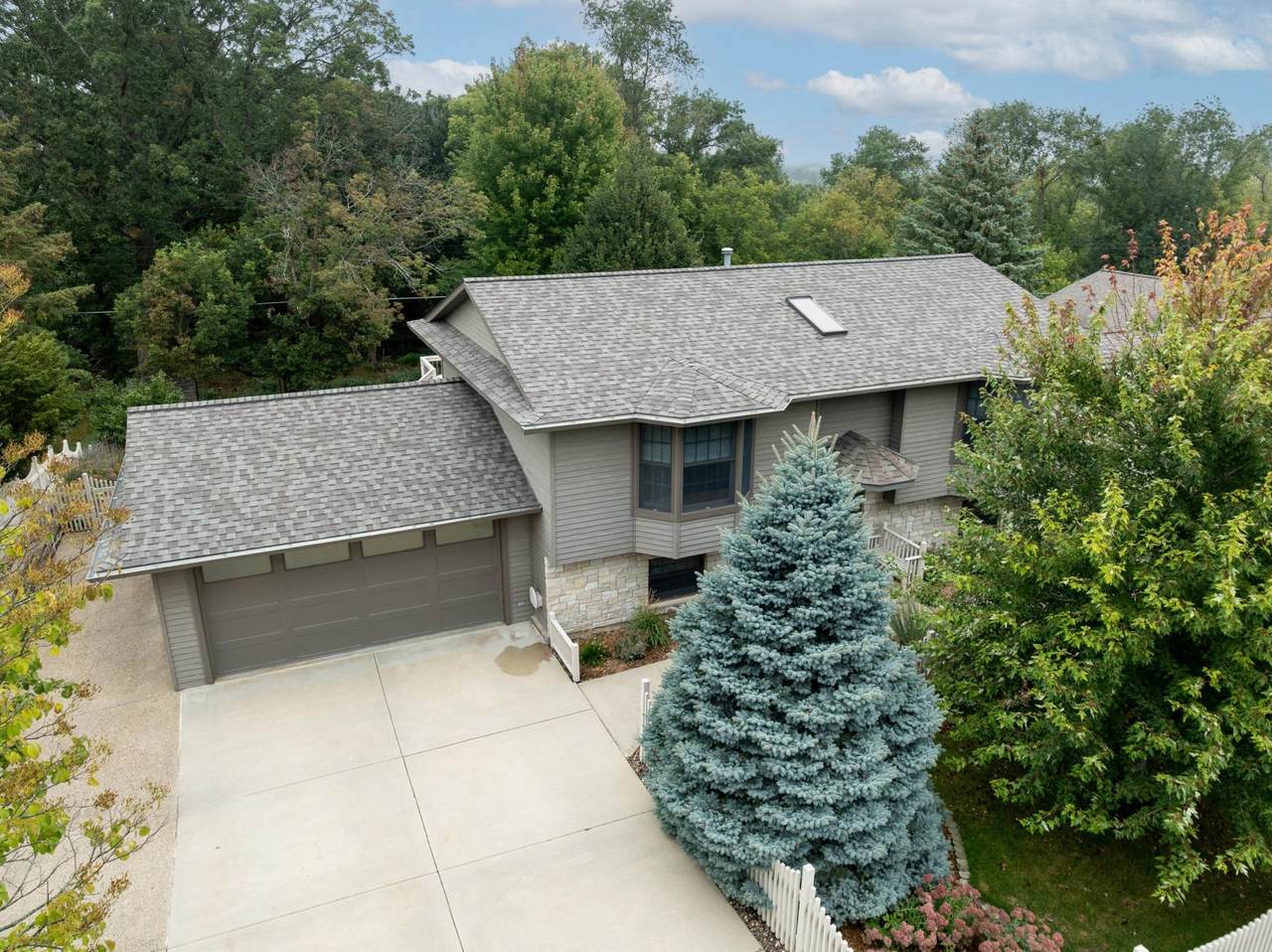 715 36th Street - Photo 1