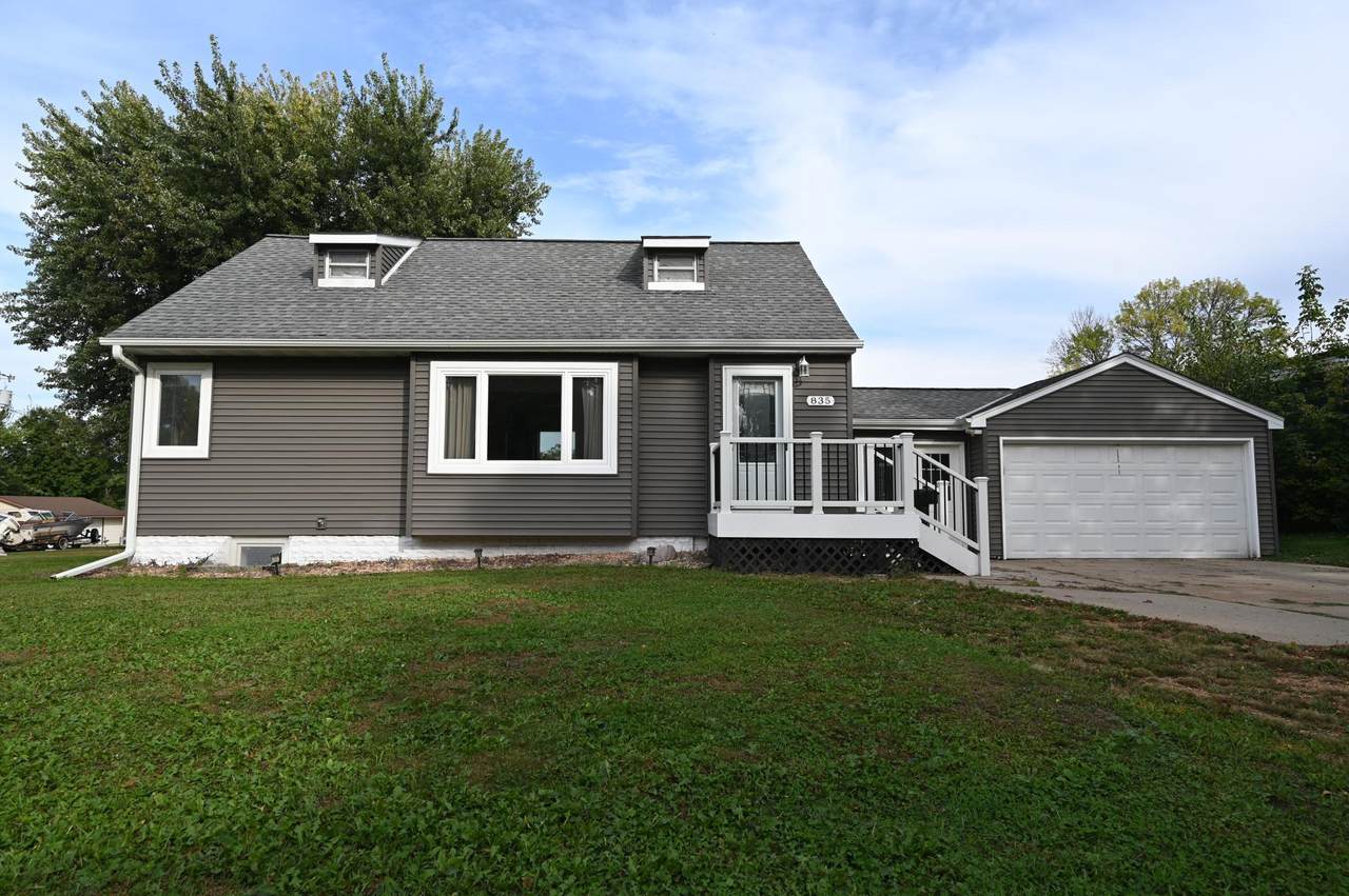 835 Sommerville Street - Photo 1