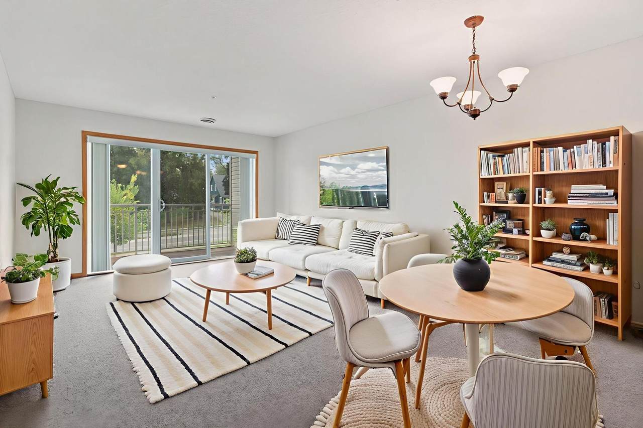 2231 Penn Place - Photo 1