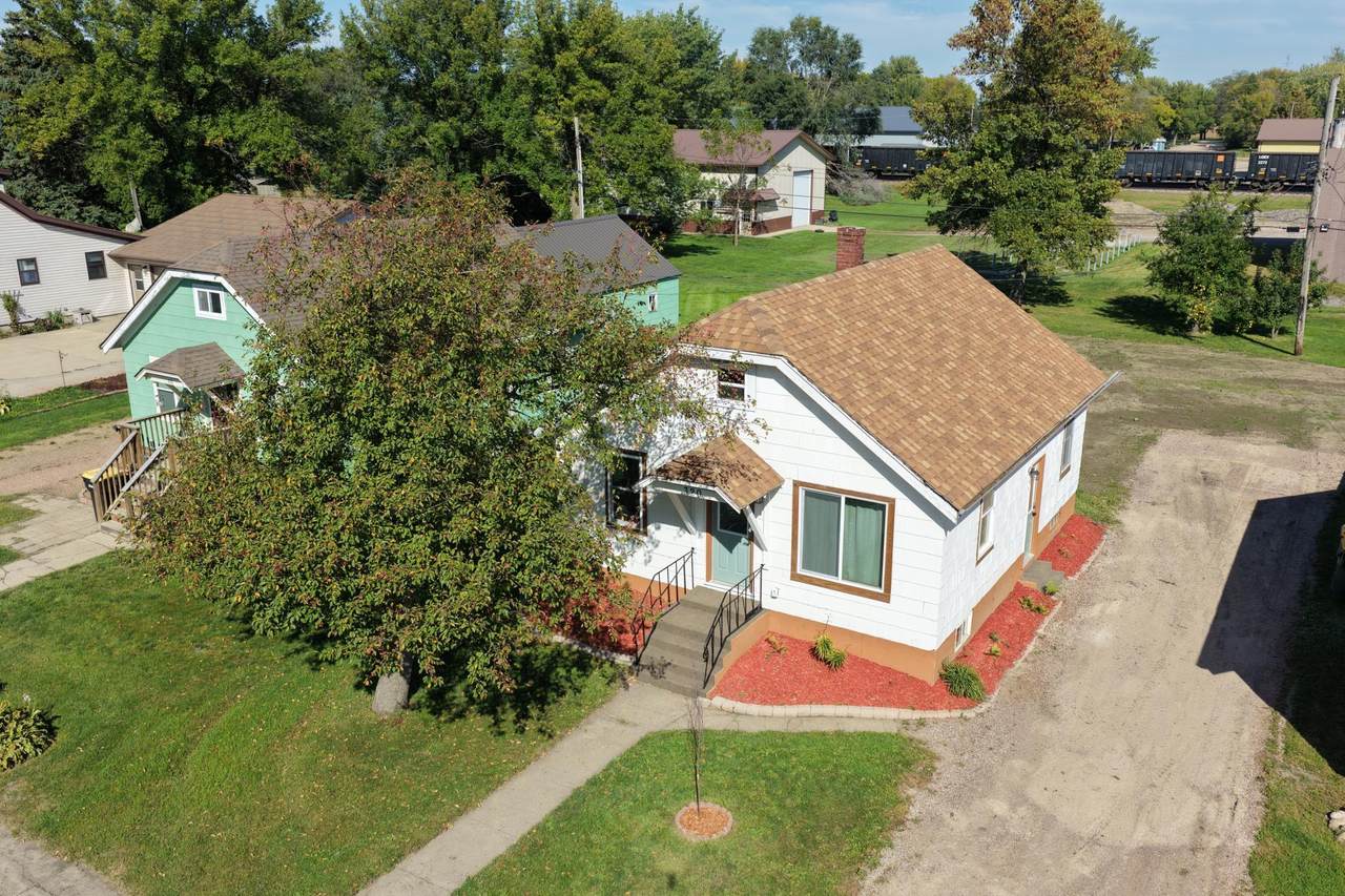 320 Dupont Avenue - Photo 1