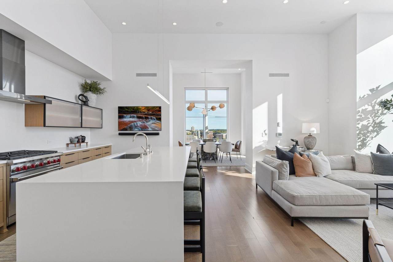 1111 River Parkway - Photo 1