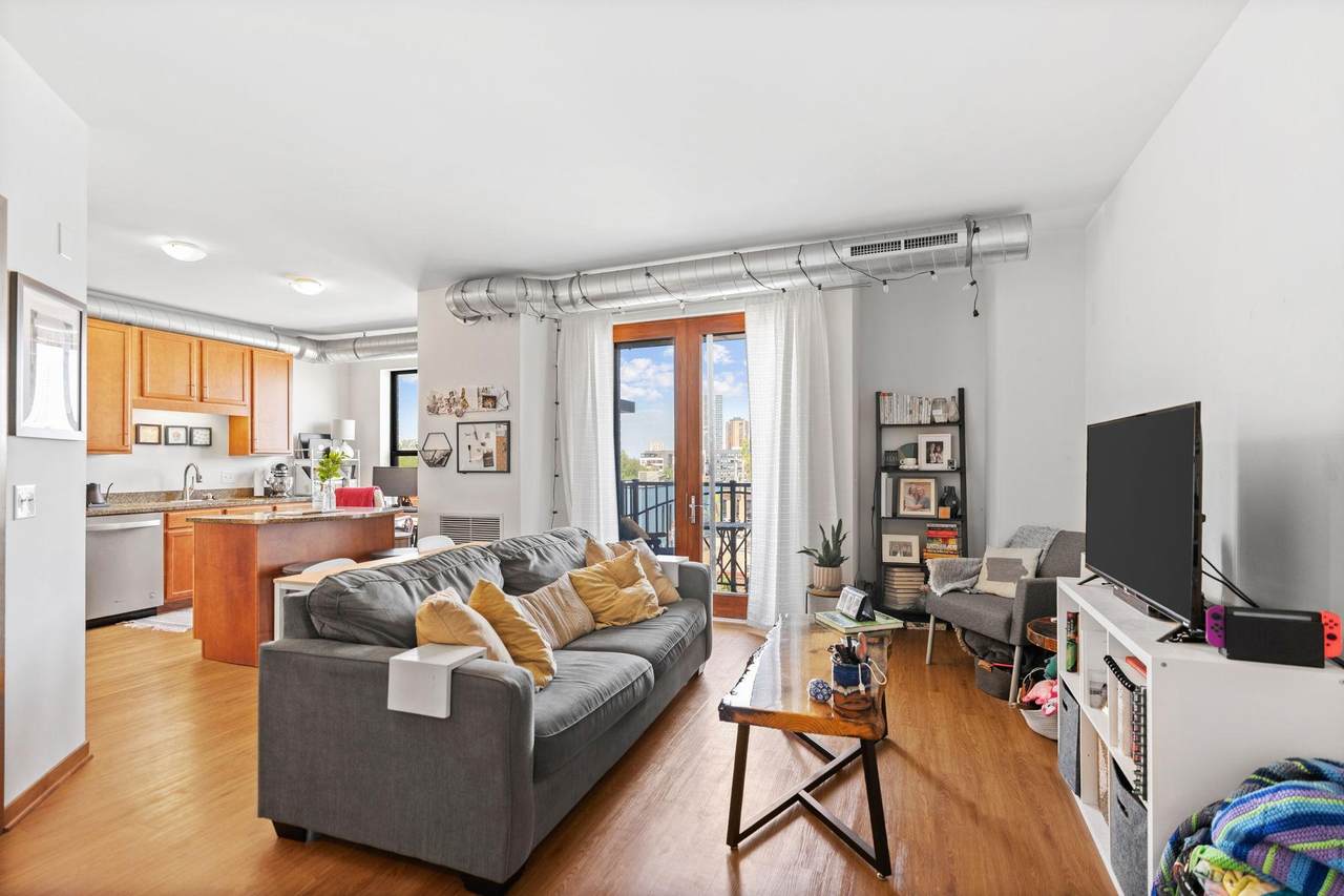 15 Franklin Avenue - Photo 1