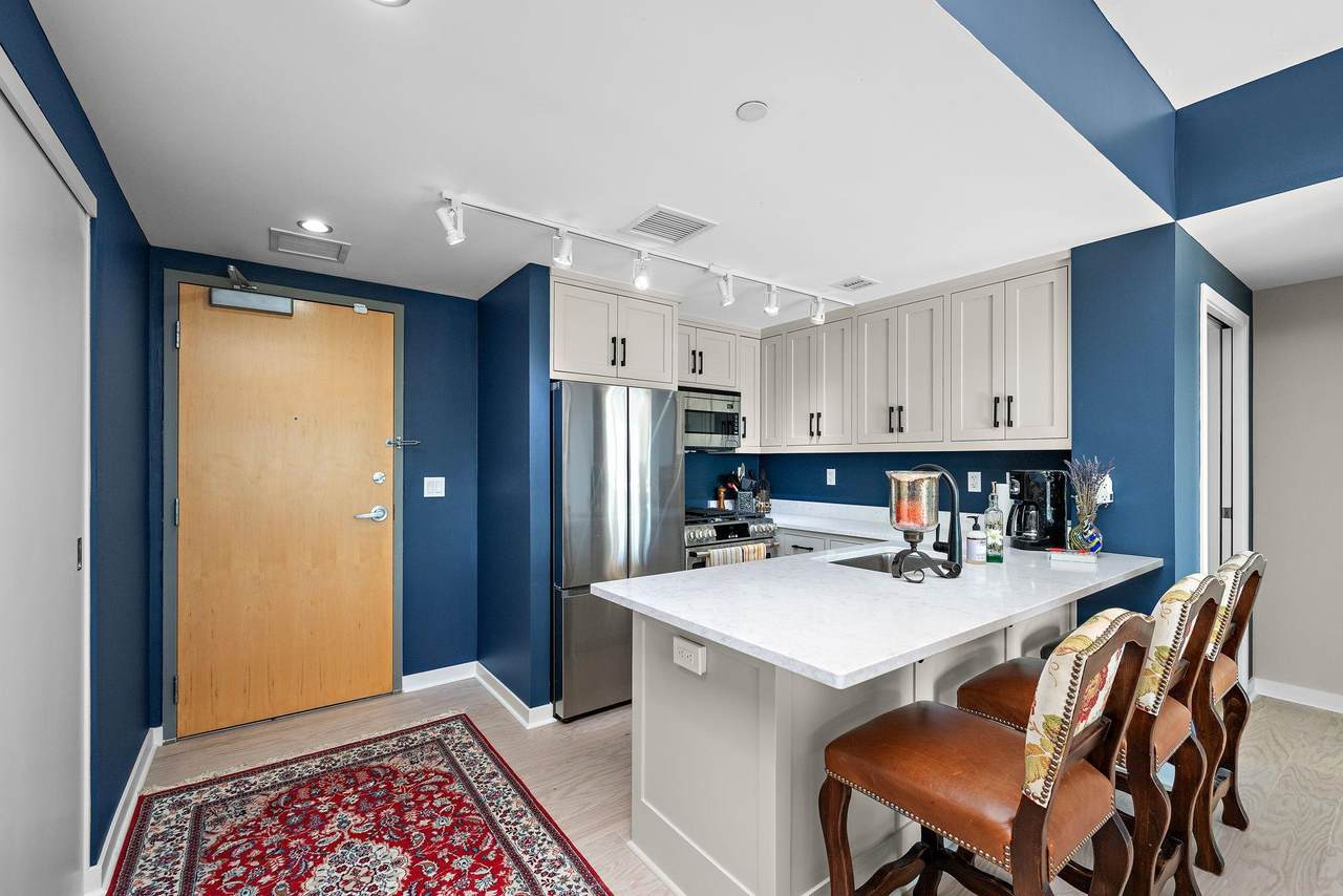 8161 33rd Avenue - Photo 1