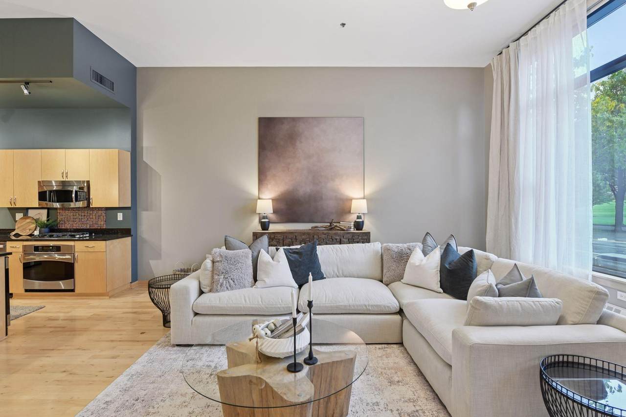 215 10th Avenue - Photo 1