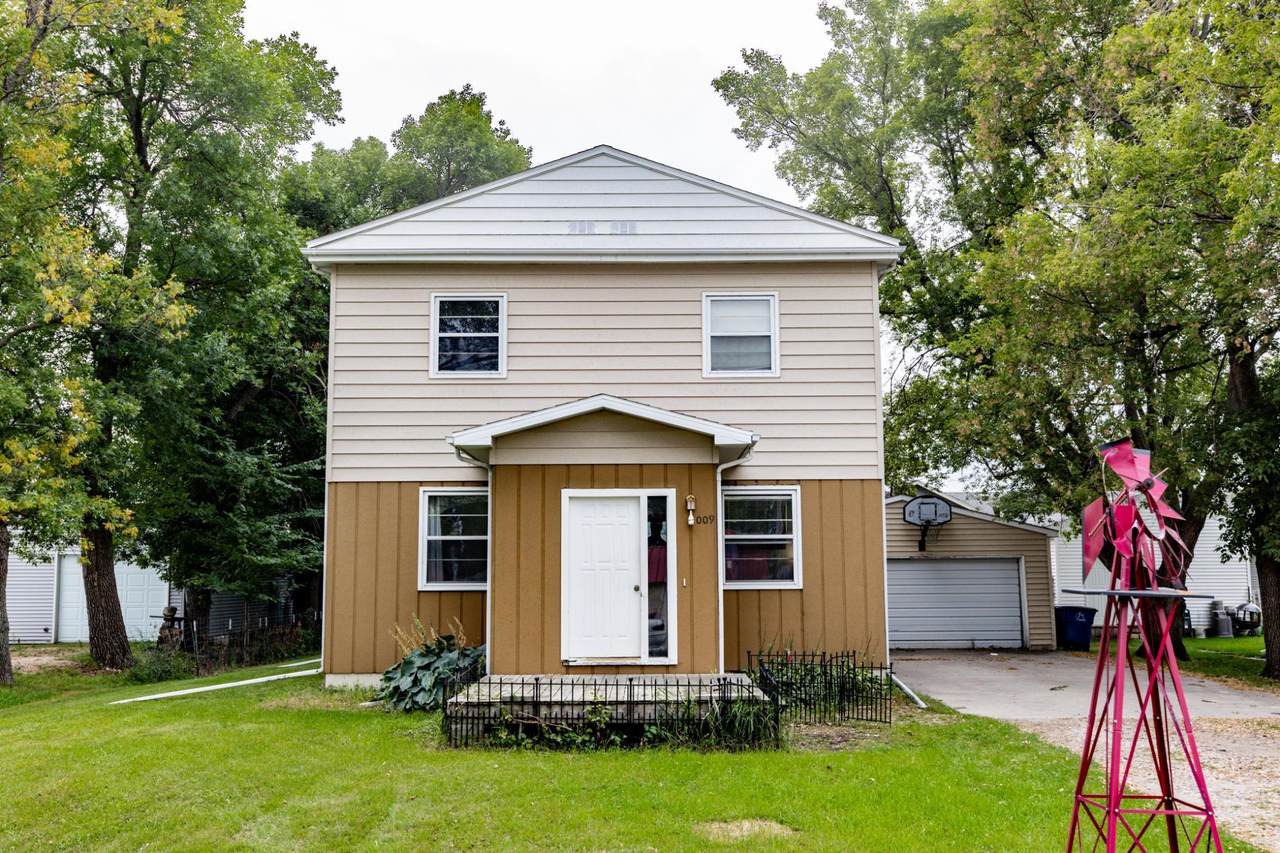 1009 18th Avenue - Photo 1