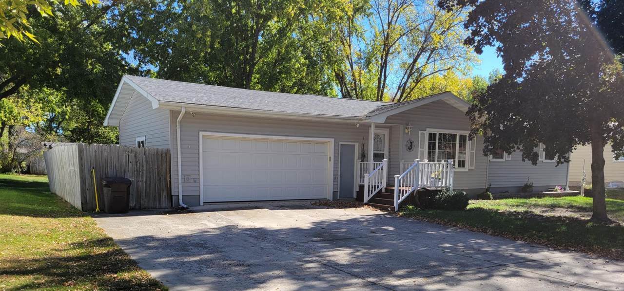 1504 6th Street - Photo 1