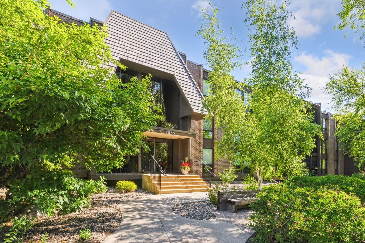 6085 Lincoln Drive - Photo 1