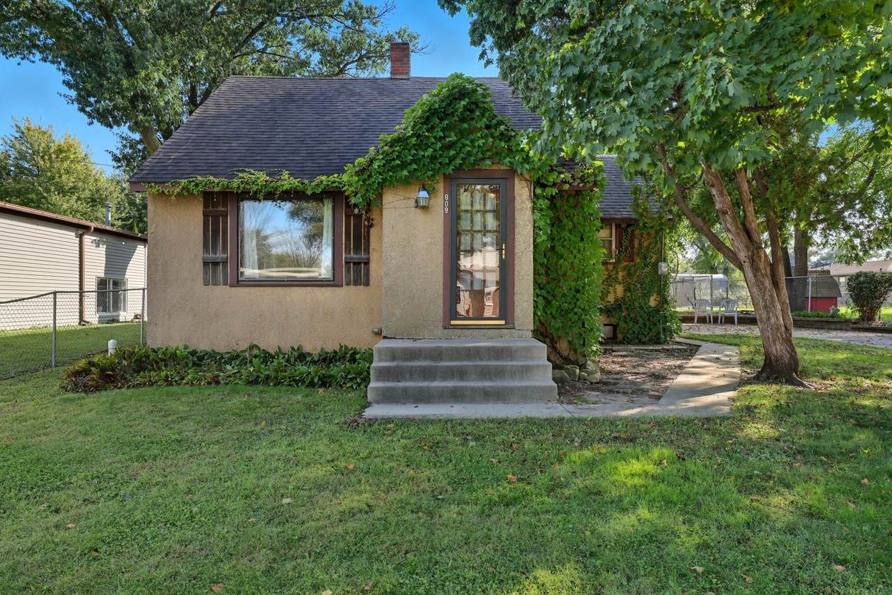 809 11th Street - Photo 1