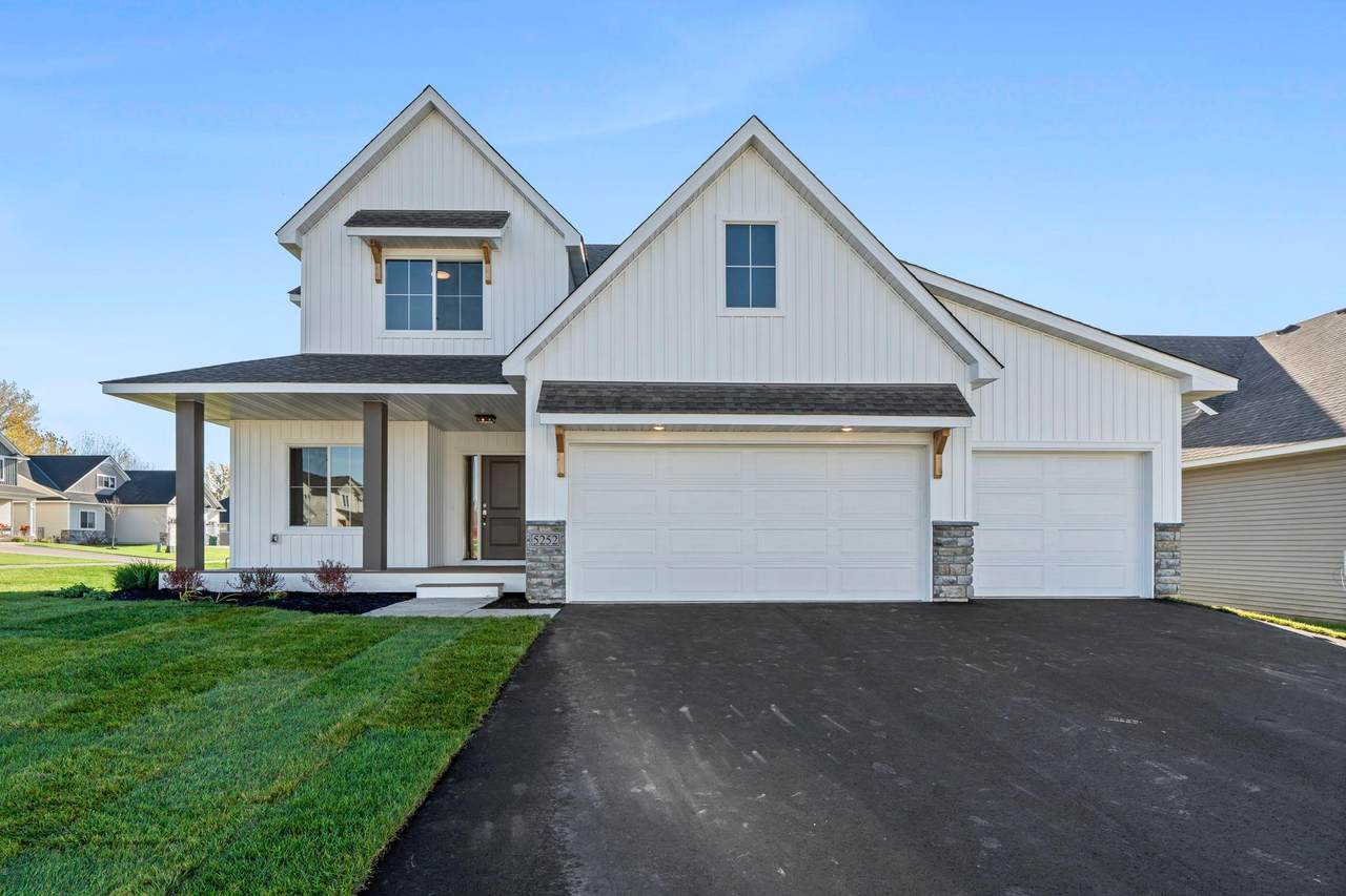 5252 177th Street - Photo 1