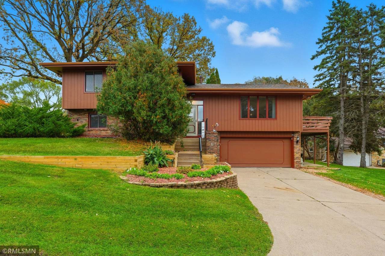 944 Pine View Court - Photo 1