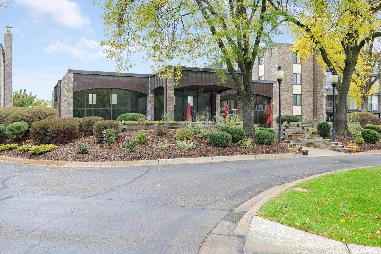 1101 Sibley Memorial Highway - Photo 1