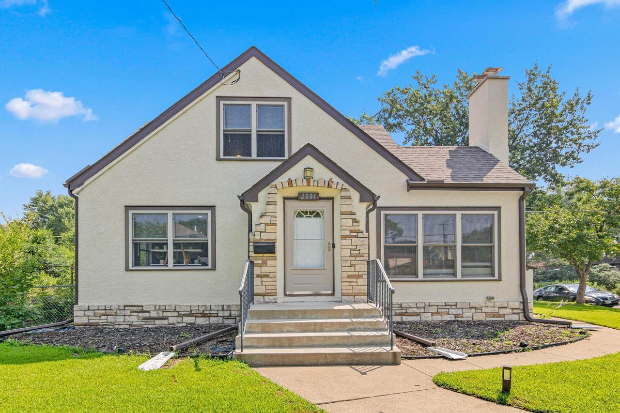 2001 Washington Street - Photo 1