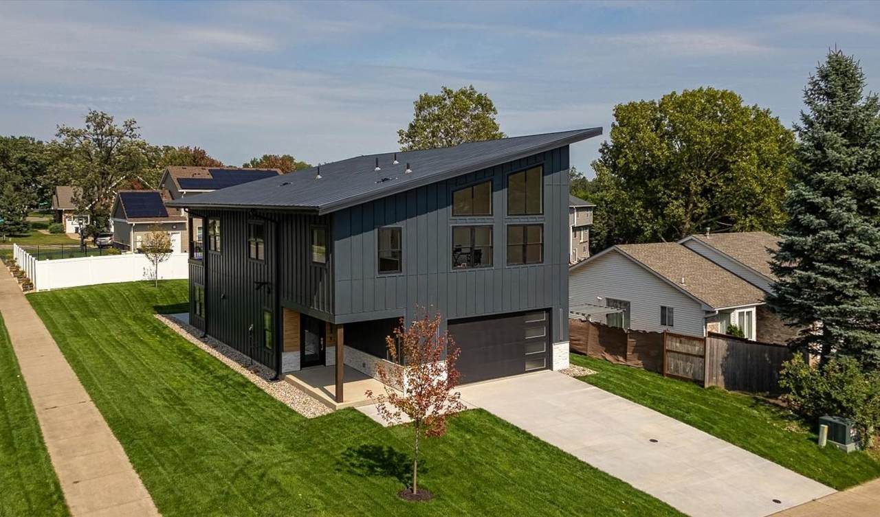 7577 138th Street - Photo 1