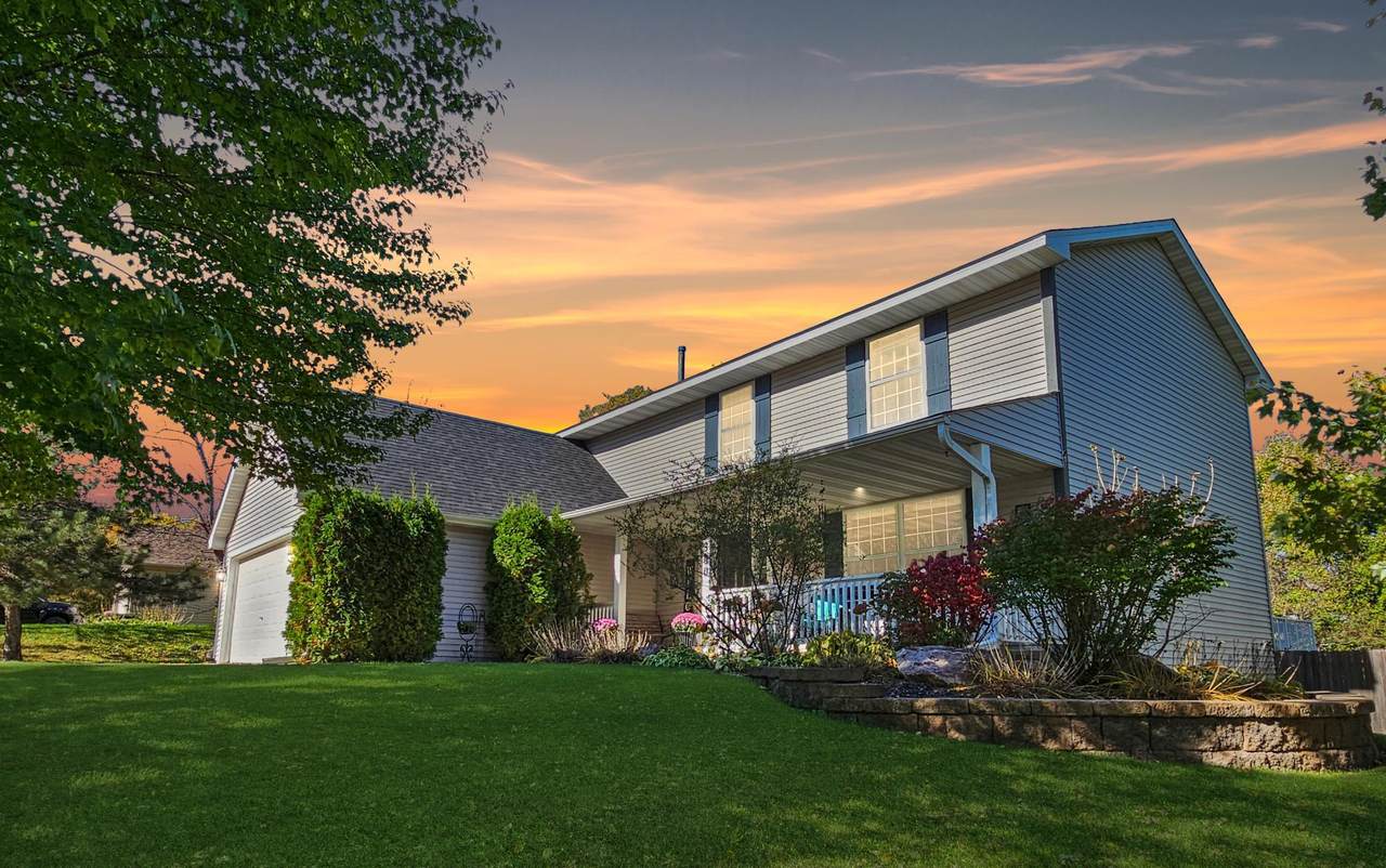 10300 Oakhill Court - Photo 1