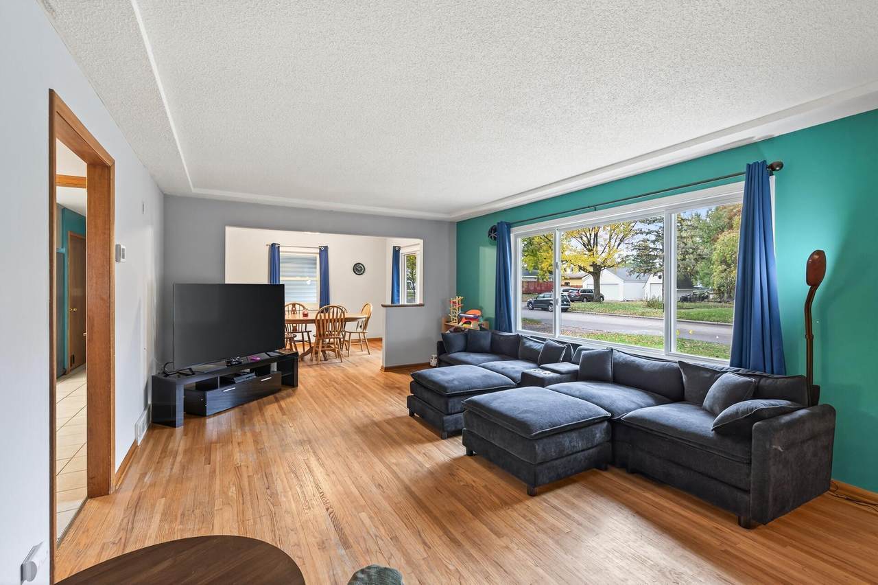 2720 8th Avenue - Photo 1