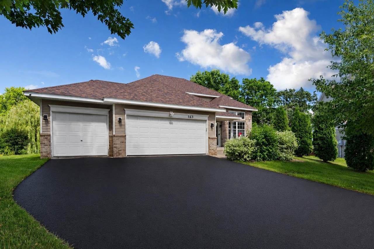 563 Summit Avenue - Photo 1