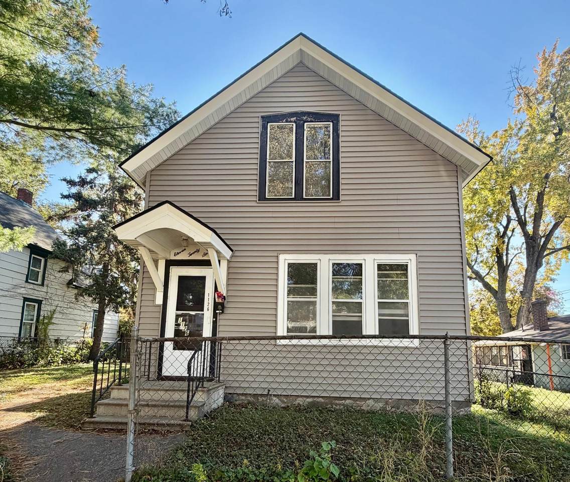 1126 Ross Avenue - Photo 1