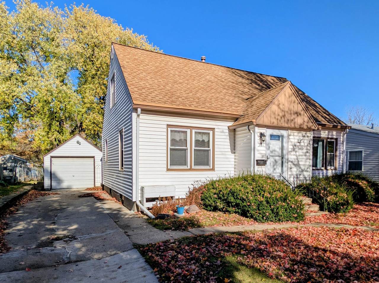 301 Giles Place - Photo 1