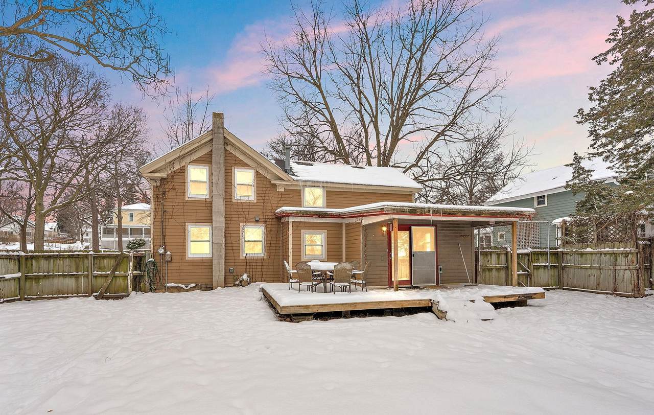 208 6th Street - Photo 1