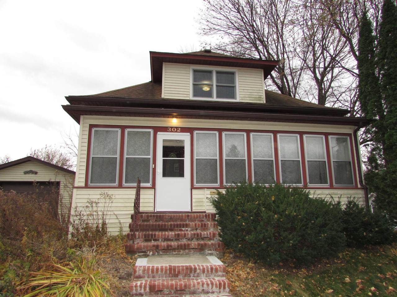 302 Victoria Street - Photo 1