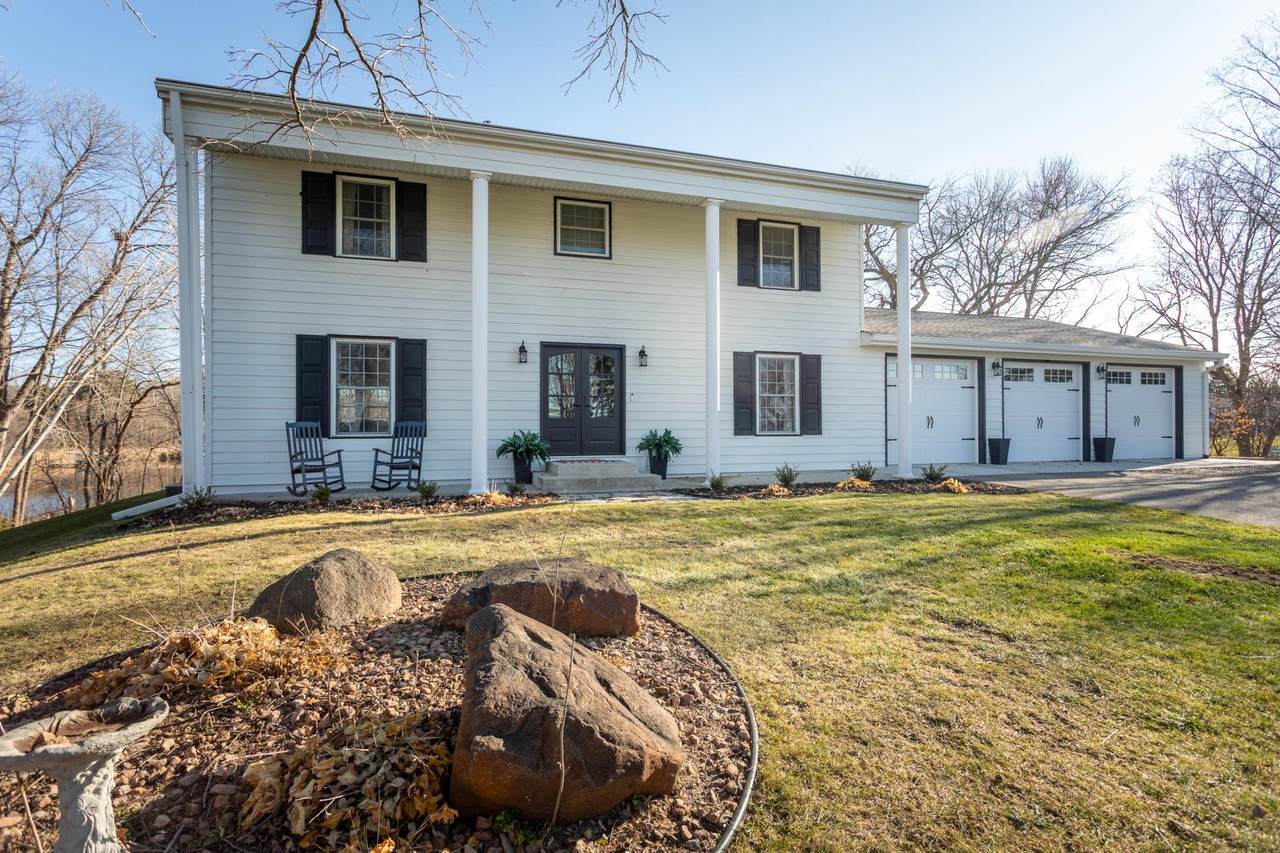 3307 Island Drive - Photo 1