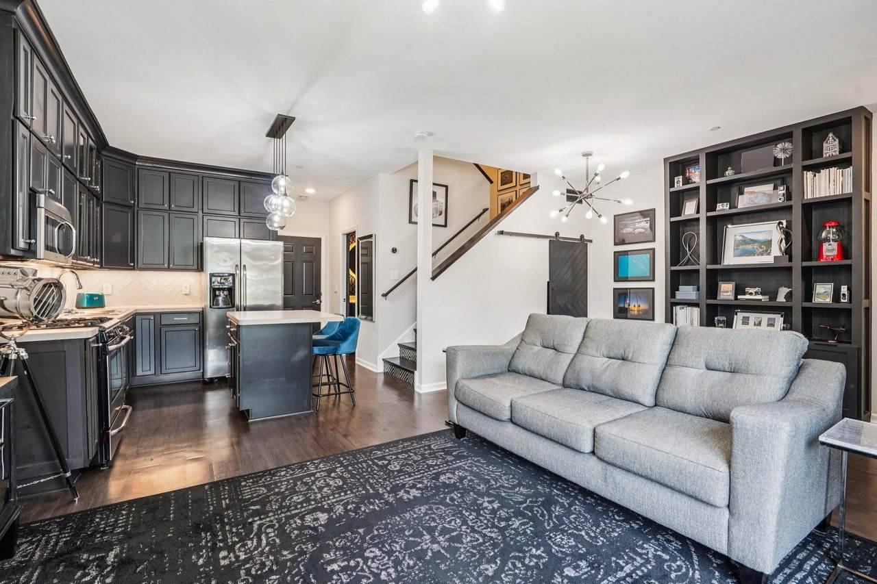 1006 Van White Memorial Boulevard - Photo 1