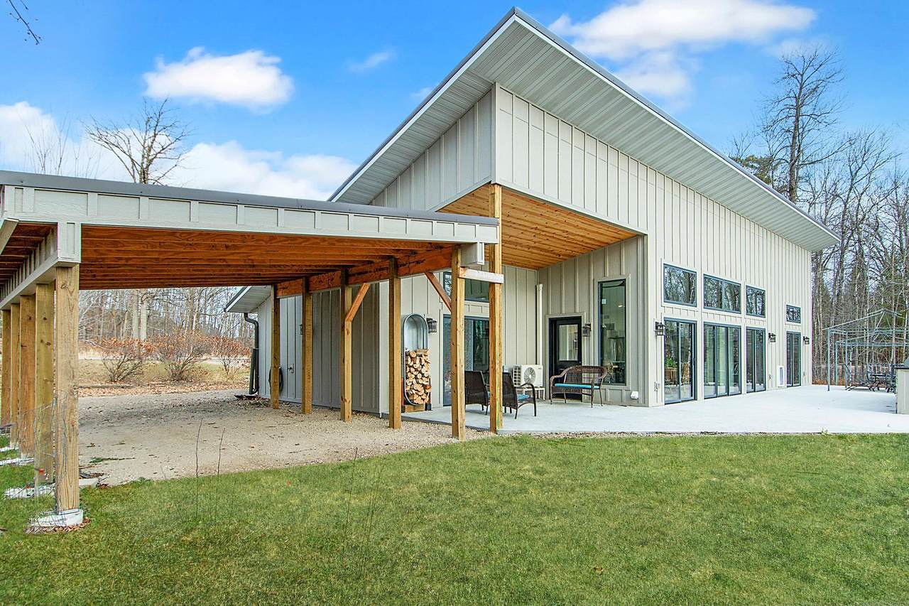 4681 Mission Road - Photo 1