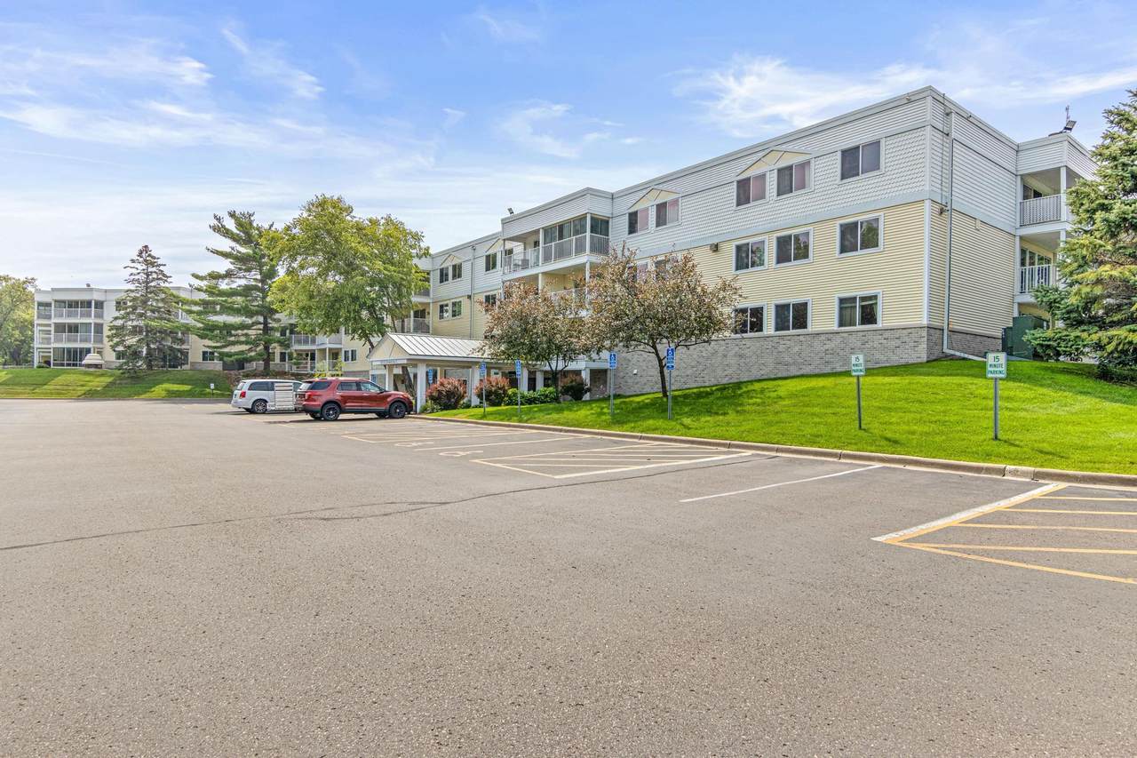 132 Demont Avenue - Photo 1