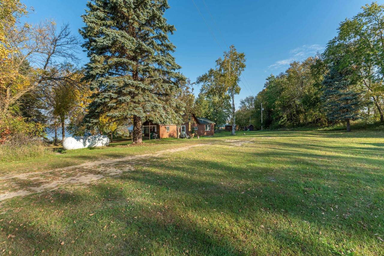 37084 Hackberry Point Road - Photo 1