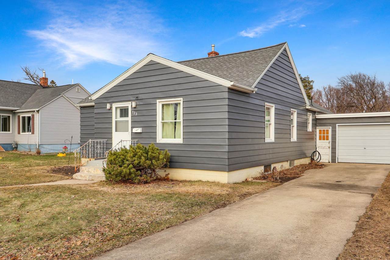723 11th Street - Photo 1
