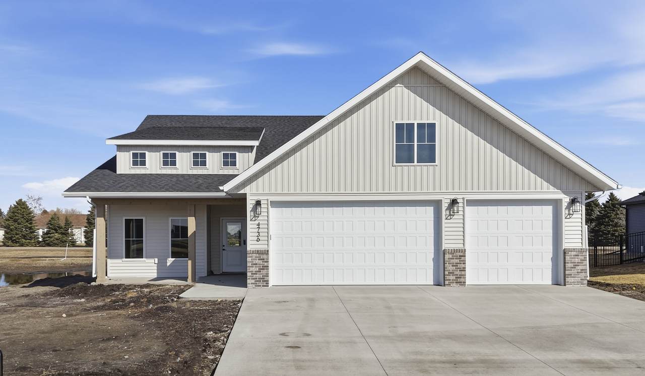 4736 Hampton Loop - Photo 1
